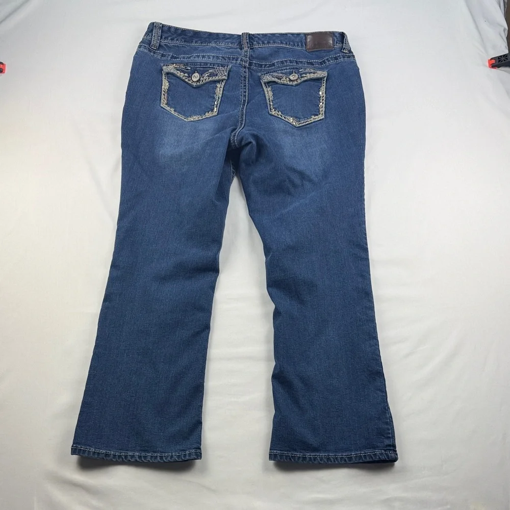 Maurices Bootcut Jeans – Size 16 Short – Embroidered Pockets